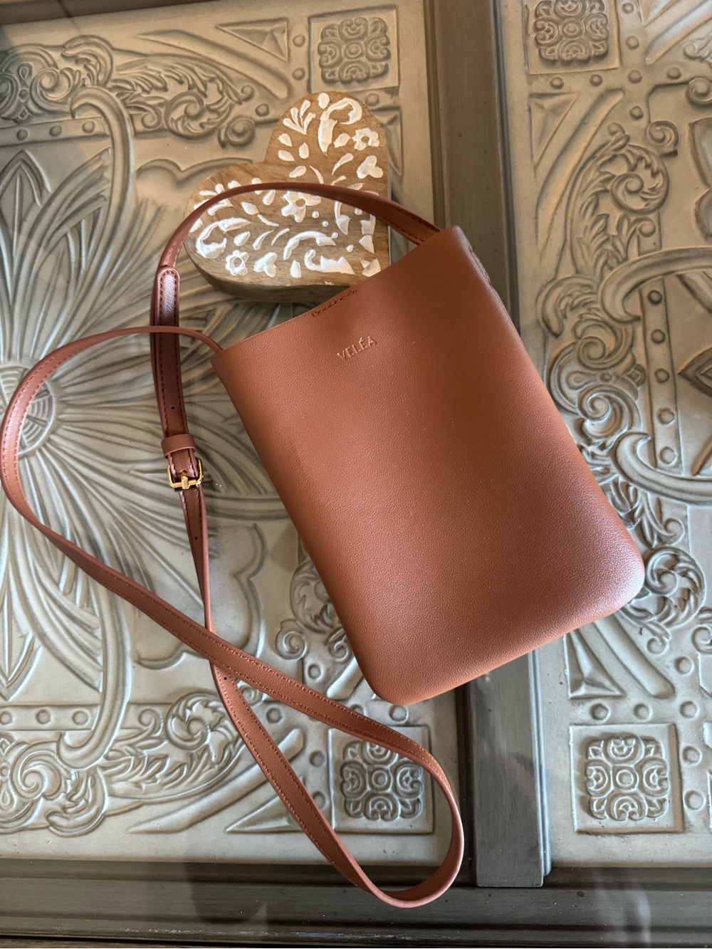 Brown Leather Crossbody Bag – Minimal Everyday Shoulder Bag